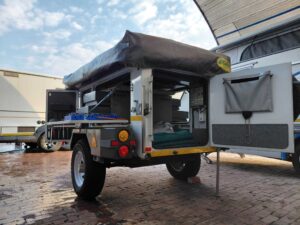 2009 Echo 4 Pre-owned Camper Trailer for sale